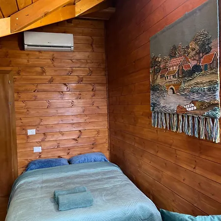 Bar Restorant Geshtenja מלון