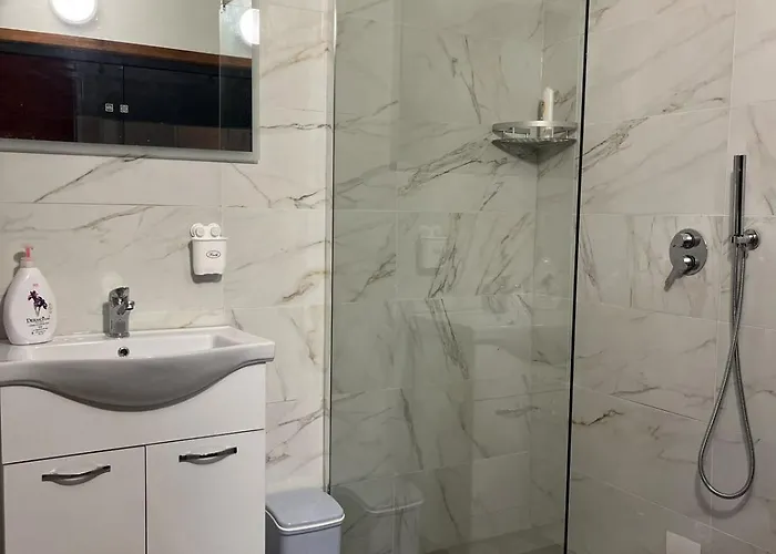 Bar Restorant Geshtenja * Rec